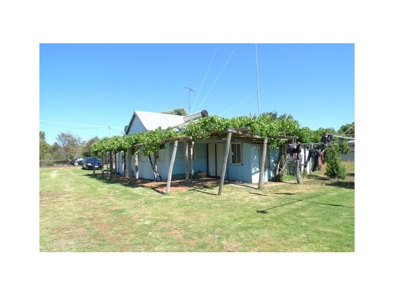 8 Palmer Street, Harvey WA 6220