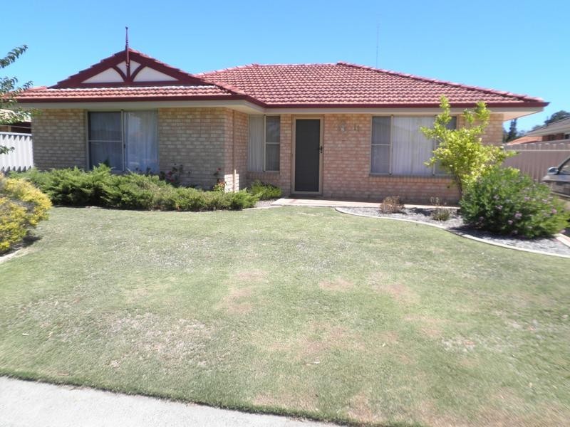 11 Scarlet Drive, Glen Iris WA 6230