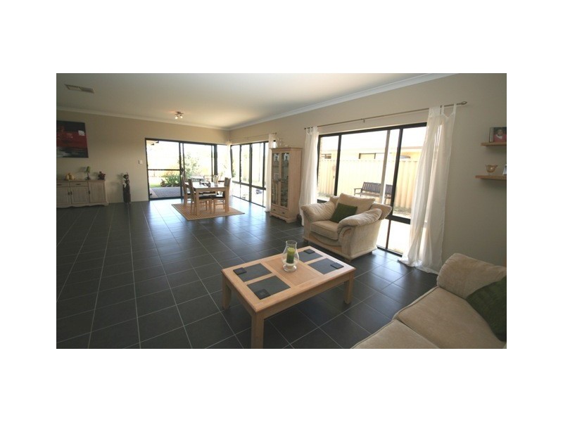 10 Nicolay Approach, Dalyellup WA 6230