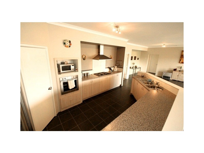10 Nicolay Approach, Dalyellup WA 6230