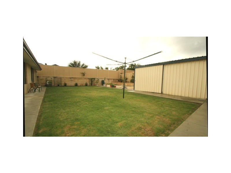 17 Galway Boulevard, Australind WA 6233