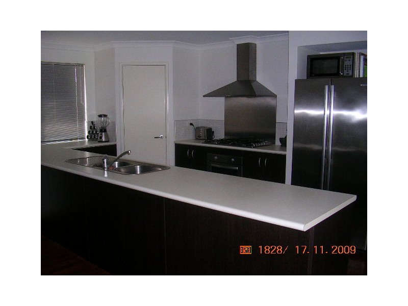 86 Barton Drive, Australind WA 6233