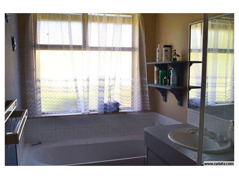 4 Tobin Place, Withers WA 6230