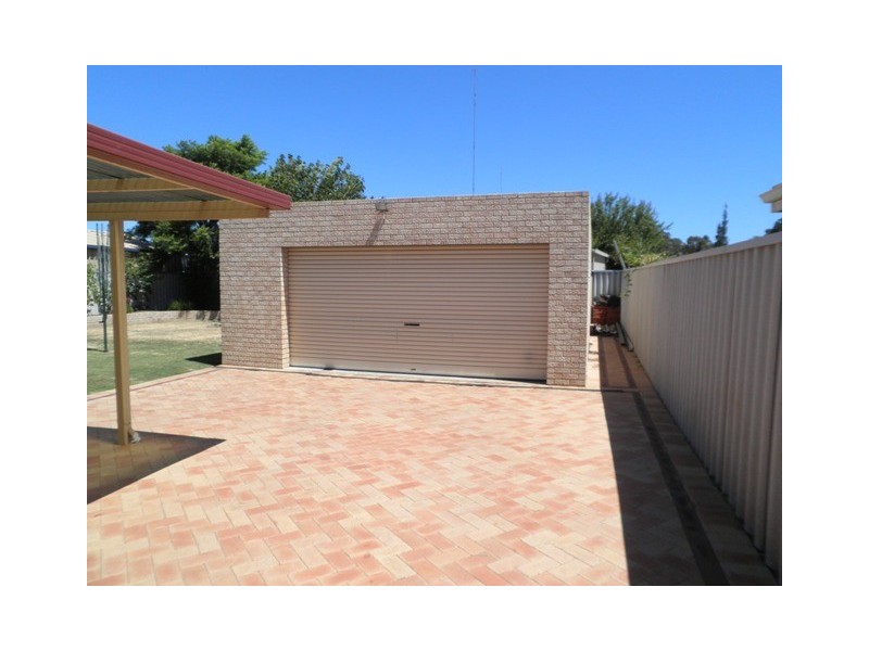 11 Scarlet Drive, Glen Iris WA 6230