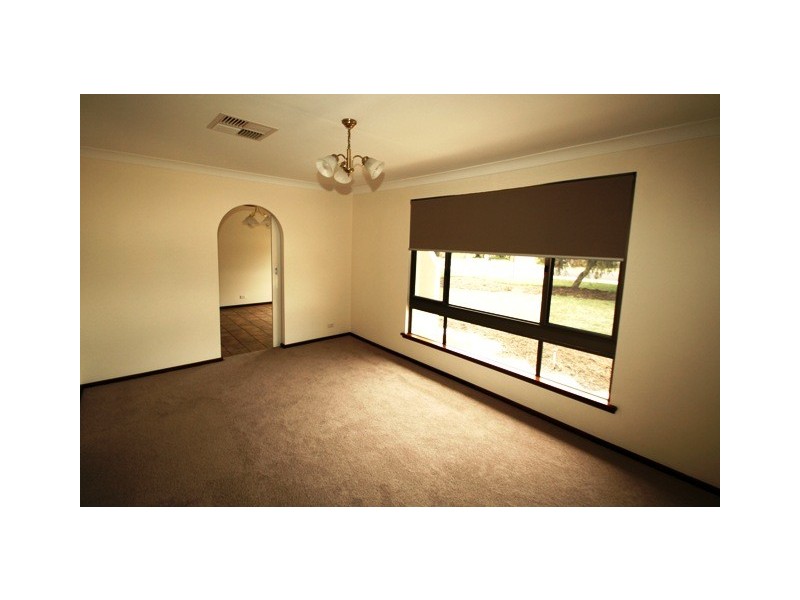 5 Cambrose Avenue, Australind WA 6233