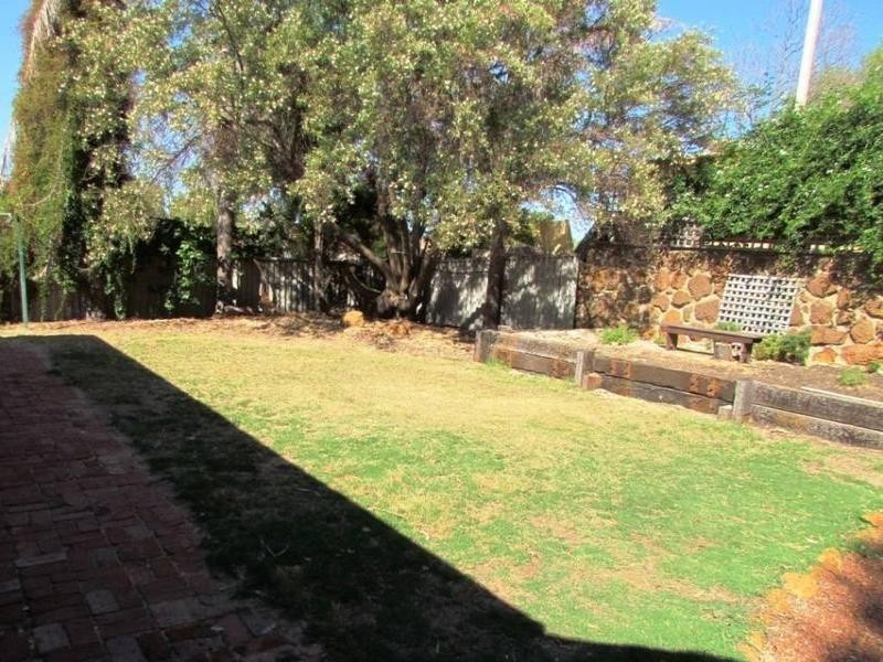 17 Marshall Road, Australind WA 6233