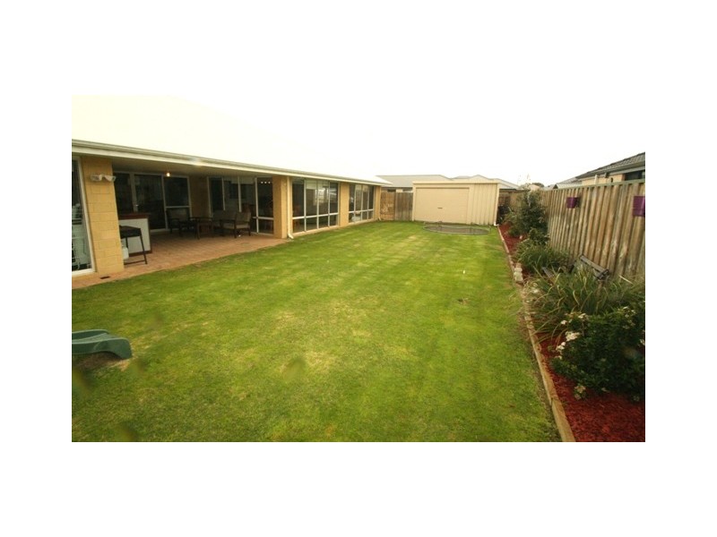 5 Balwyn Road, Australind WA 6233