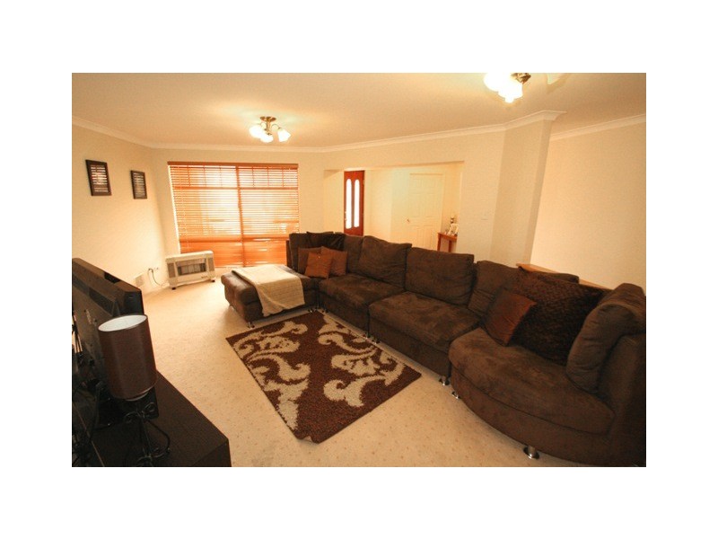33 Barton Drive, Australind WA 6233