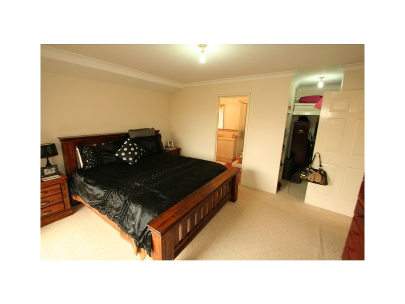 33 Barton Drive, Australind WA 6233