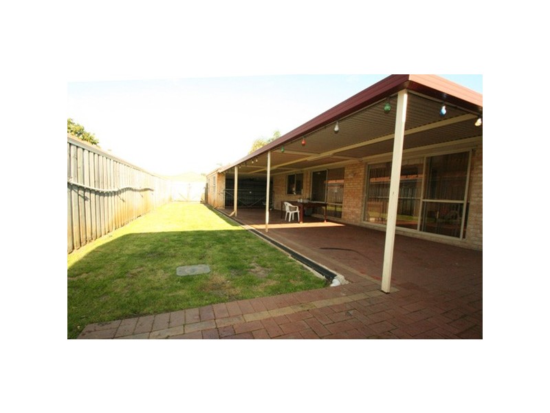 33 Barton Drive, Australind WA 6233