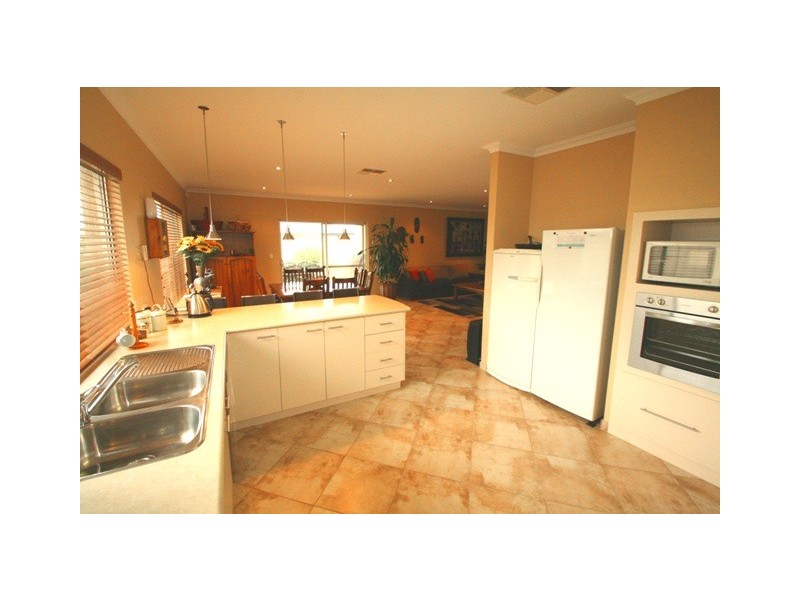 36 Claymore Loop, Dalyellup WA 6230