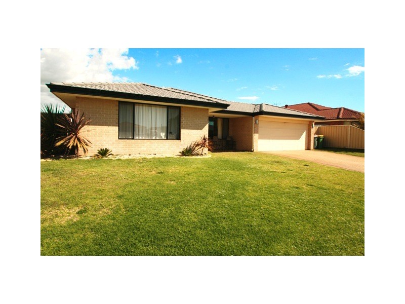 6 Cleveland Bay Avenue, Eaton WA 6232