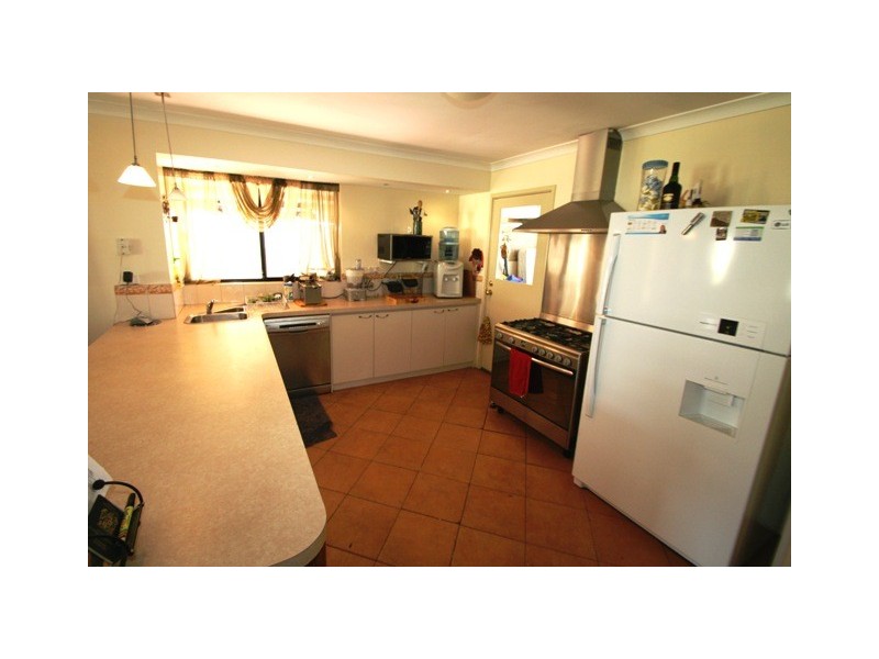 6 Cleveland Bay Avenue, Eaton WA 6232