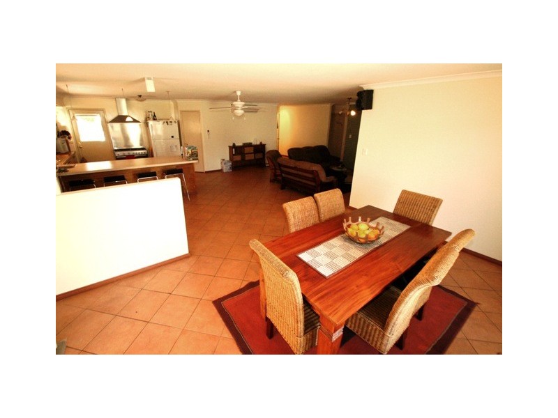 6 Cleveland Bay Avenue, Eaton WA 6232