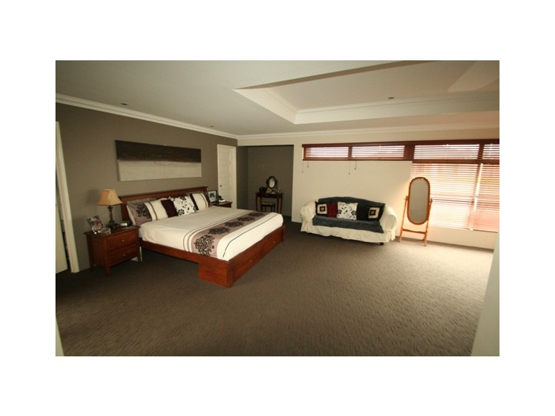 6 Golden Beryl Avenue, Australind WA 6233