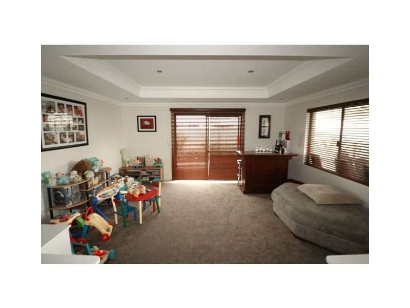 6 Golden Beryl Avenue, Australind WA 6233