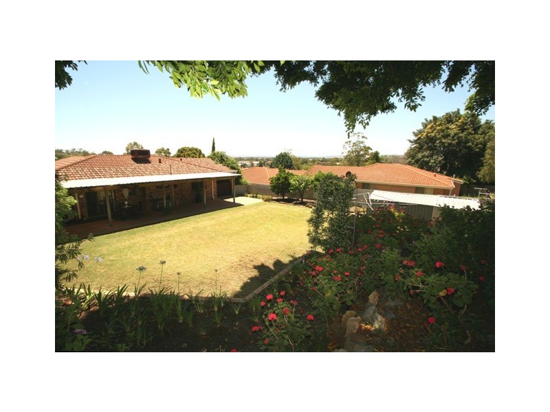 6 Hughlings Place, Australind WA 6233