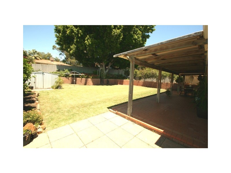 6 Hughlings Place, Australind WA 6233