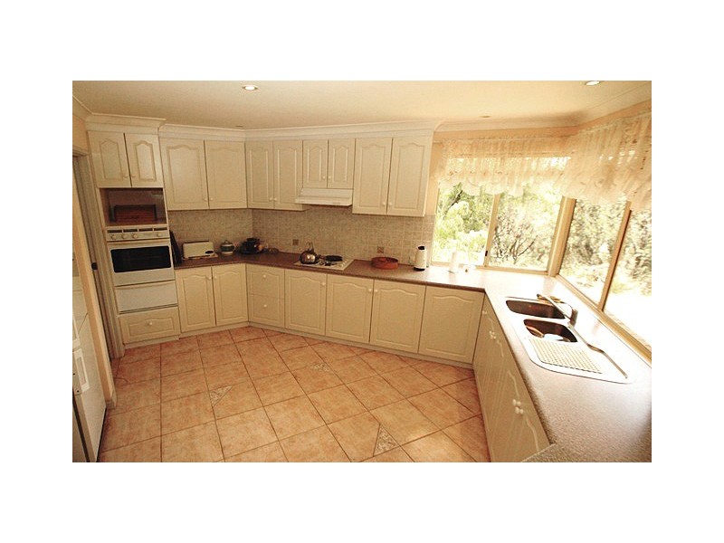 3 Leake Court, Leschenault WA 6233