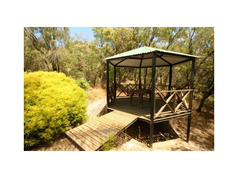 3 Leake Court, Leschenault WA 6233