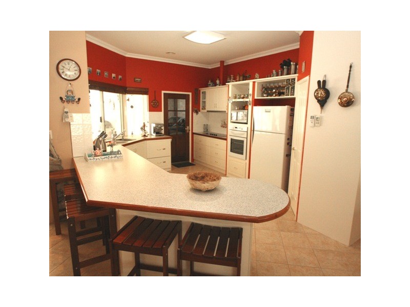 6 Longshore Place, Leschenault WA 6233