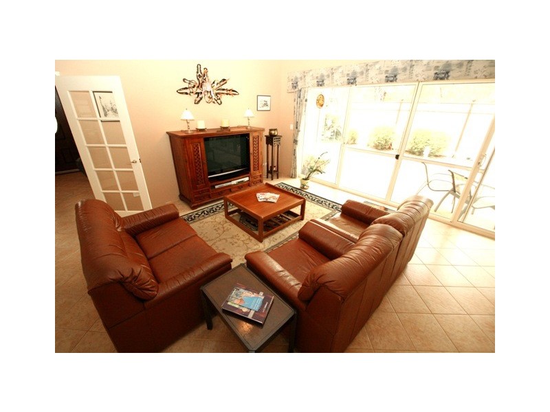 6 Longshore Place, Leschenault WA 6233