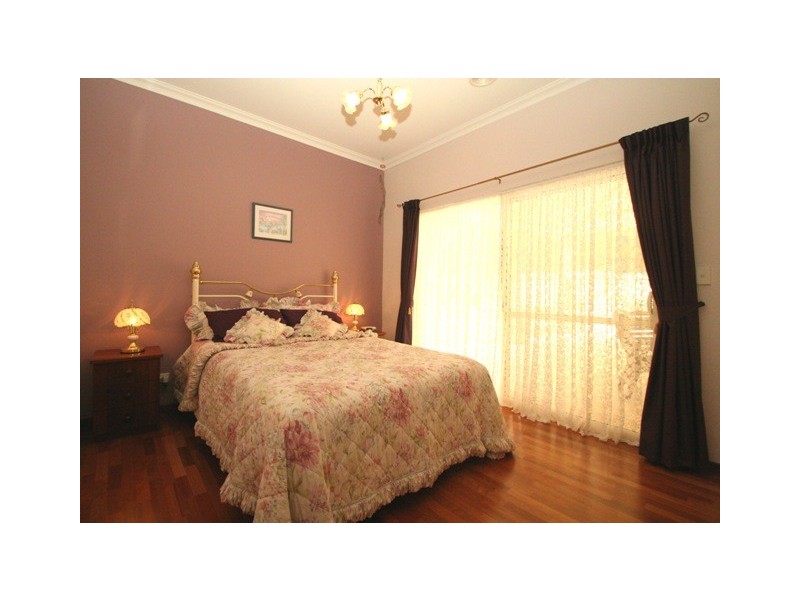 6 Longshore Place, Leschenault WA 6233