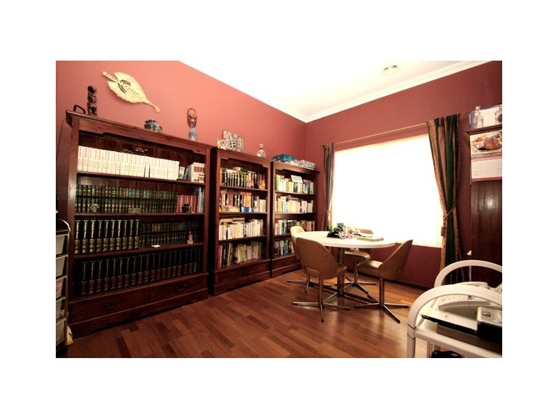 6 Longshore Place, Leschenault WA 6233