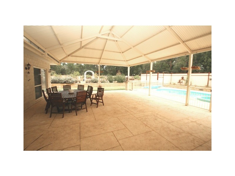 6 Longshore Place, Leschenault WA 6233