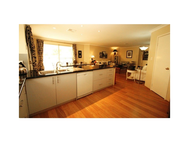 8 Parakeet Outlook, Australind WA 6233
