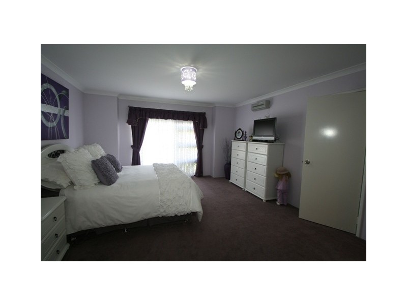 36 Carna Bay Road, Australind WA 6233