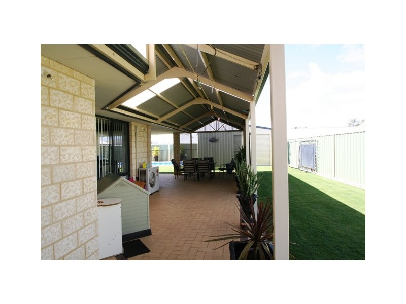 36 Carna Bay Road, Australind WA 6233