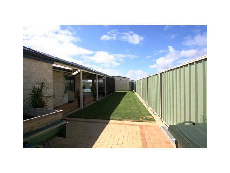 36 Carna Bay Road, Australind WA 6233