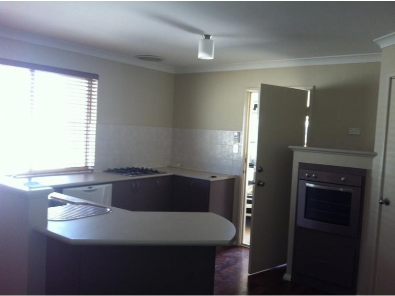 8 Sunstone Brace, Australind WA 6233