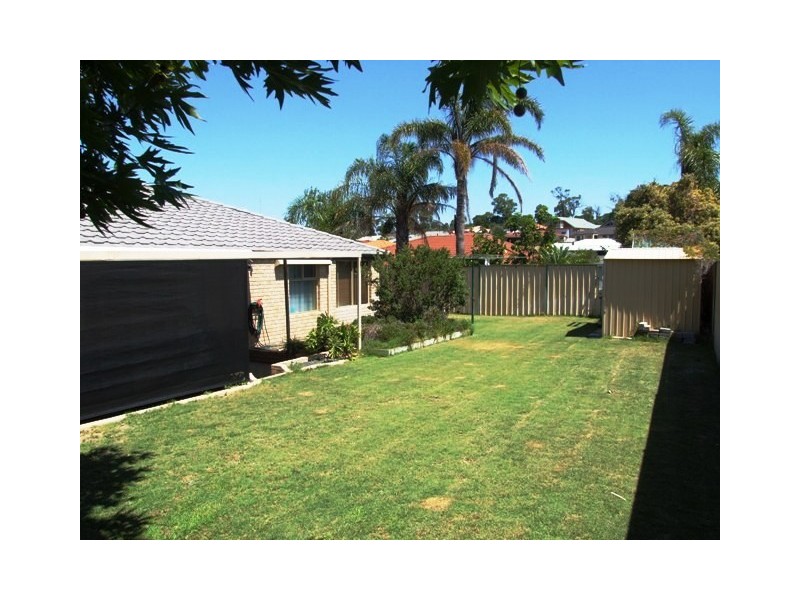 4 Tobin Place, Withers WA 6230