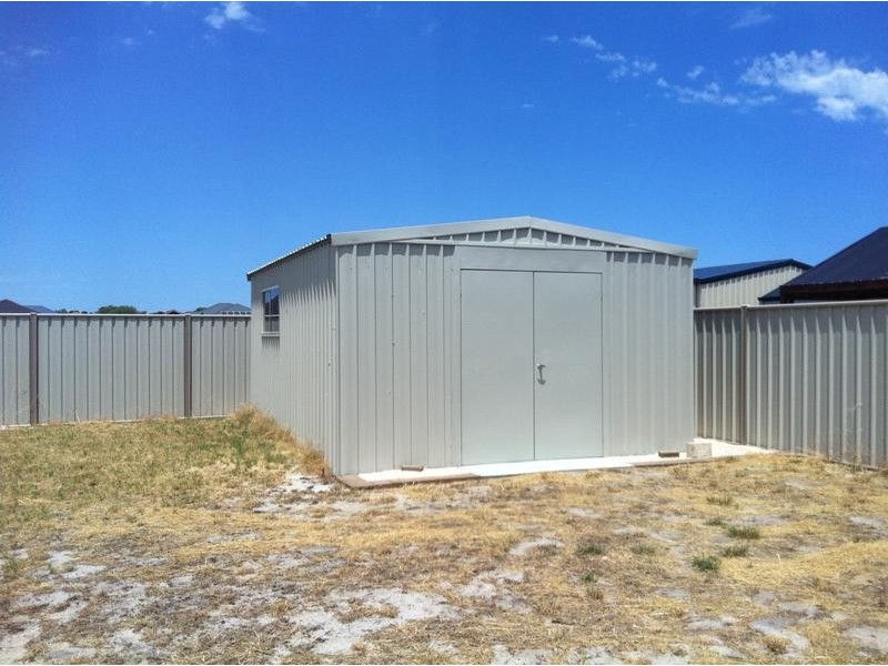 8 Sunstone Brace, Australind WA 6233