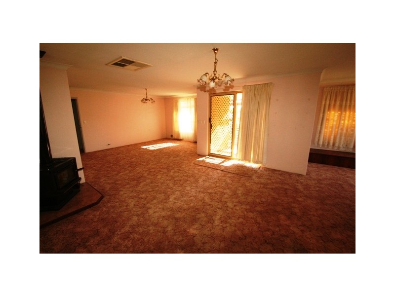 4 Jerboa Place, Australind WA 6233