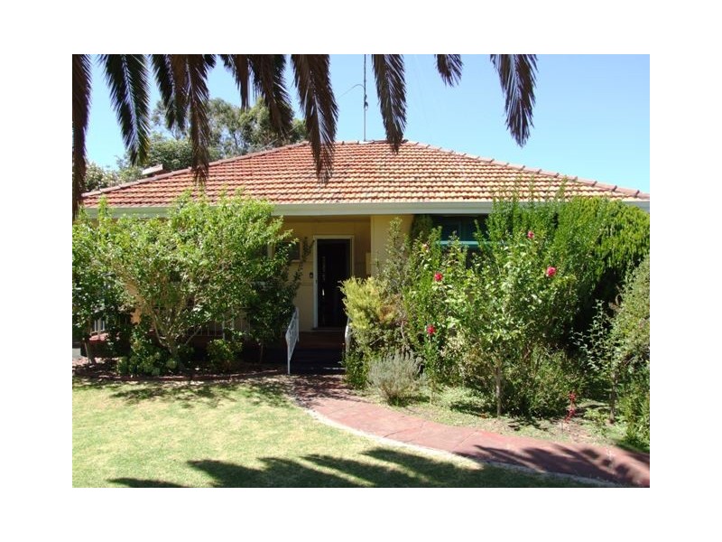 68 Third Street, Harvey WA 6220