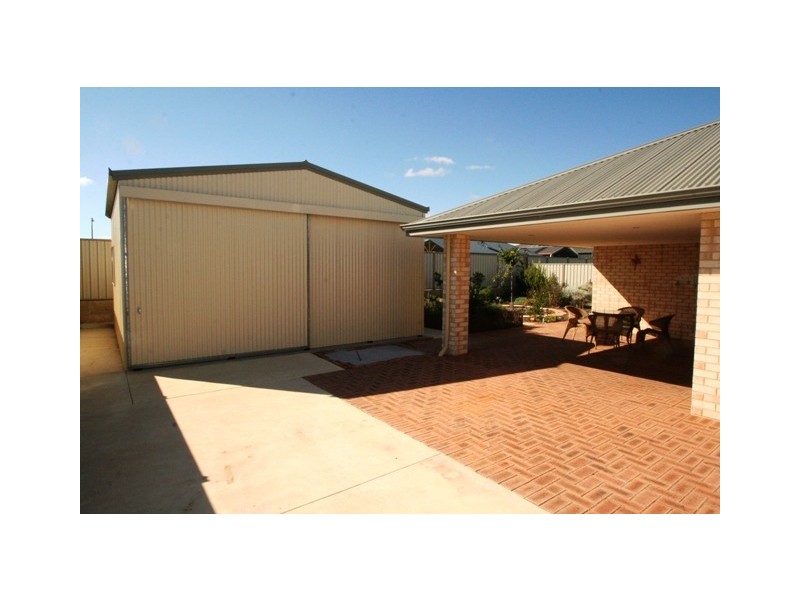 91 The Boulevard, Australind WA 6233