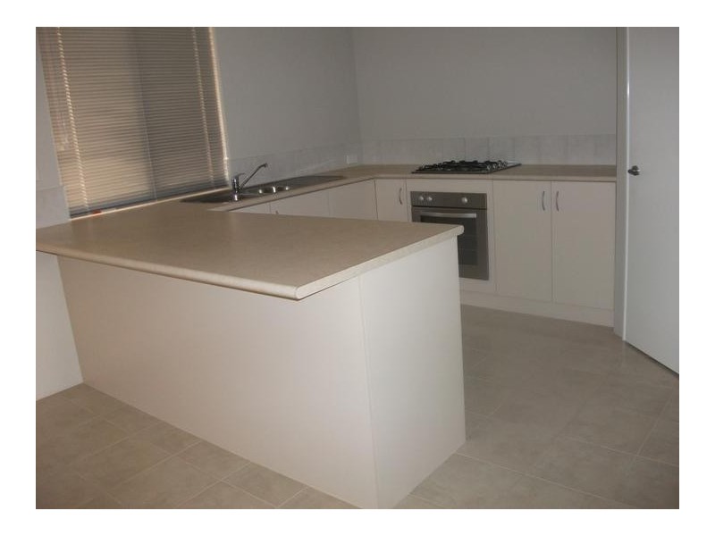 3/235 Old Coast Road, Australind WA 6233