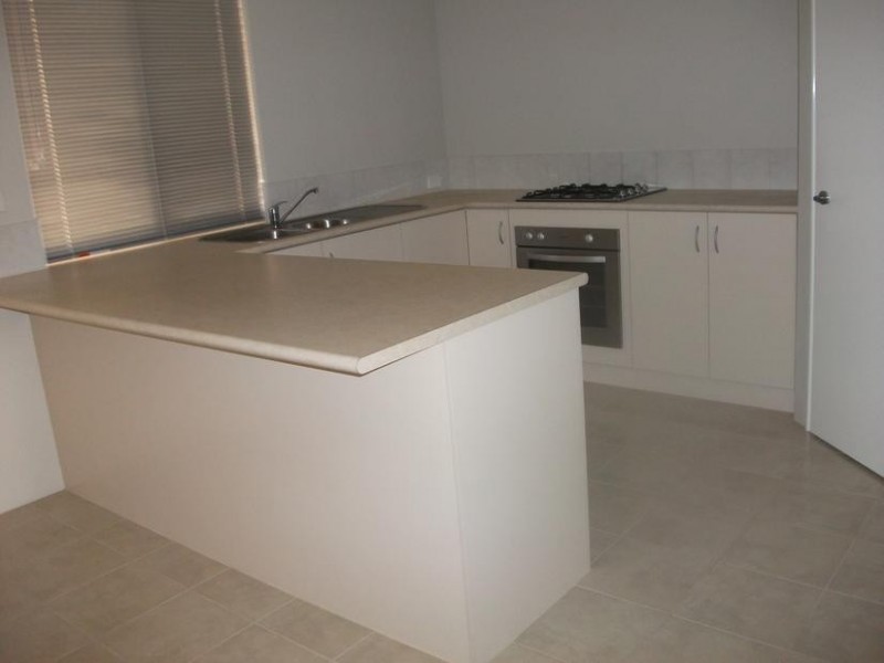 3/235 Old Coast Road, Australind WA 6233