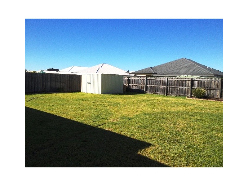 46 Barton Drive, Australind WA 6233