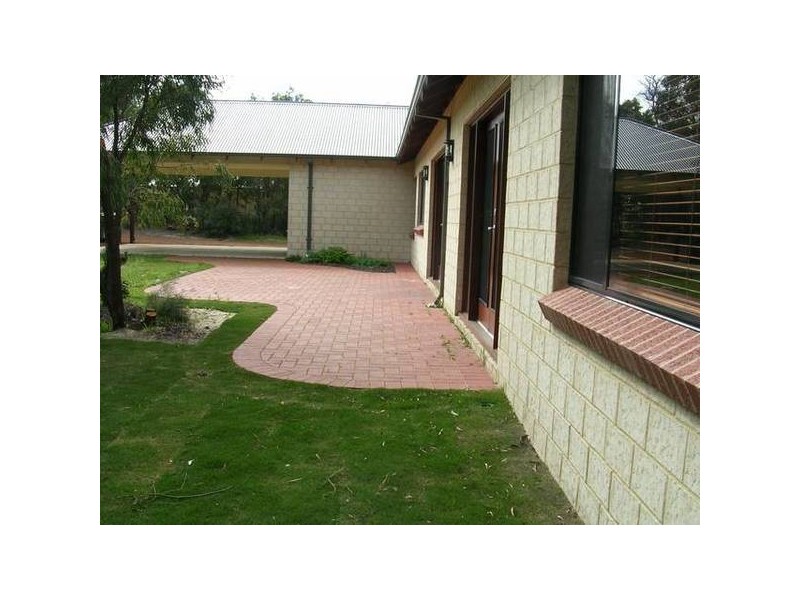 14 Wildflower Way, Australind WA 6233
