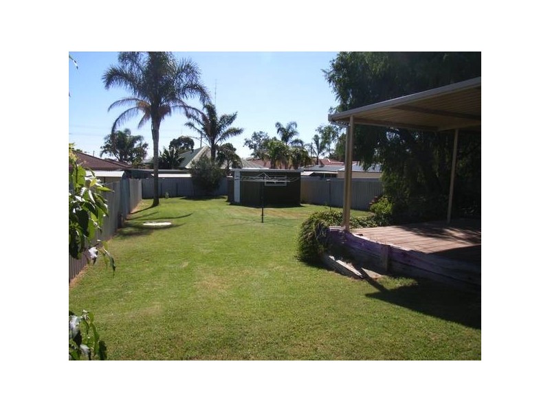 8 Anna Road, Australind WA 6233