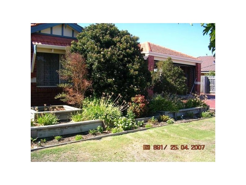 8 Barton Drive, Australind WA 6233
