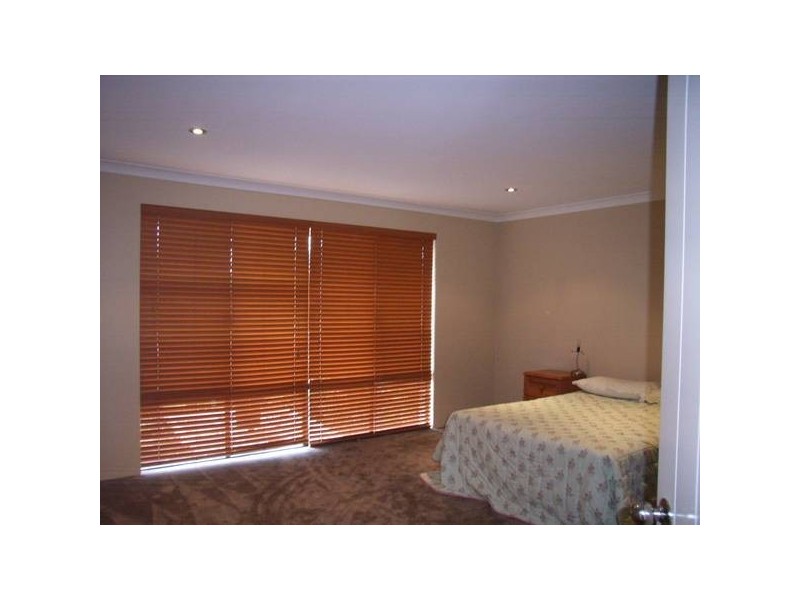 102 Barton Drive, Australind WA 6233