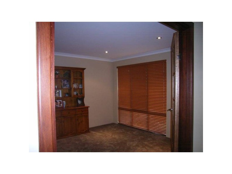 102 Barton Drive, Australind WA 6233