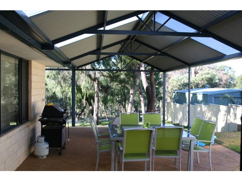 14 Barnes Avenue, Australind WA 6233