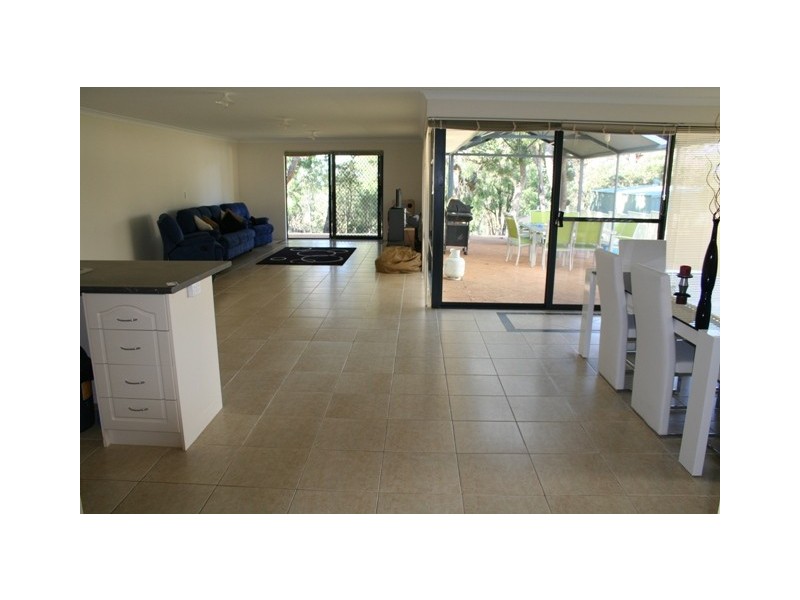 14 Barnes Avenue, Australind WA 6233