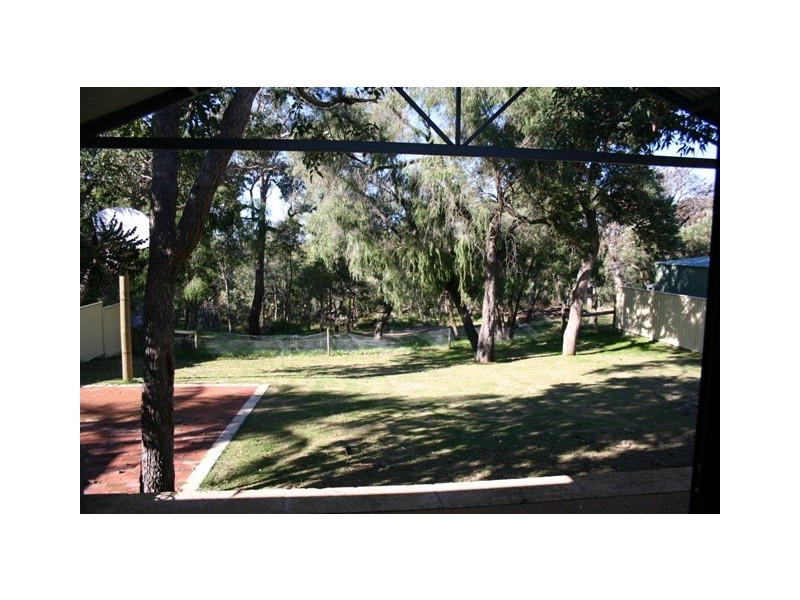 14 Barnes Avenue, Australind WA 6233